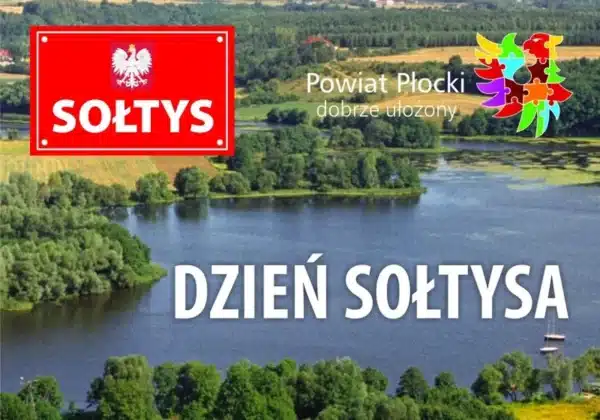 Plakat upamiętniający Dzień Sołtysa, z napisem "Dzień Sołtysa" na tle malowniczej scenerii z rzeką i zielonymi terenami.