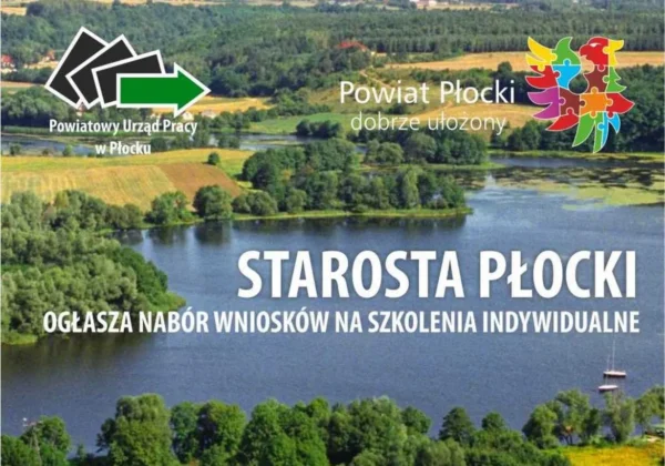 Banner informacyjny z krajobrazem jeziora i pól, zawierający tekst „STAROSTA PŁOCKI OGŁASZA NABÓR WNIOSKÓW NA SZKOLENIA INDYWIDUALNE” oraz loga Powiatowego Urzędu Pracy w Płocku i kolorowy motyw puzzli.