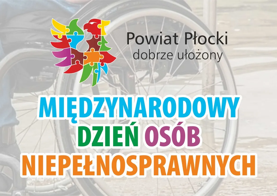 Kolorowy plakat z motywem ptaka z puzzli i napisem „Międzynarodowy Dzień Osób Niepełnosprawnych” na tle wózka inwalidzkiego.