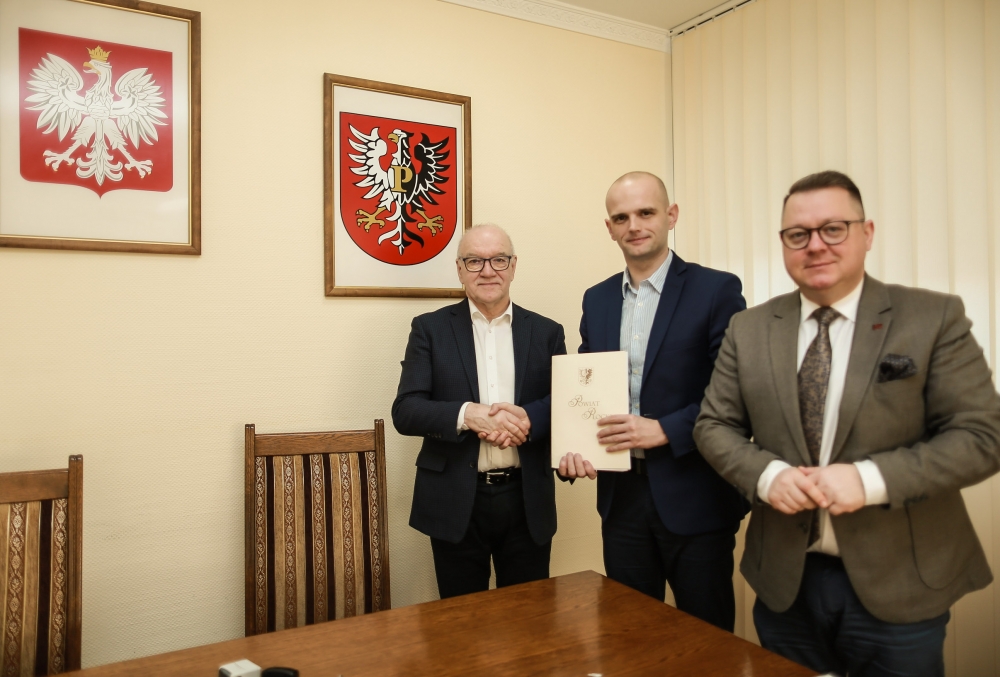 Zdjęcie pamiątkowe obecnych na spotkaniu