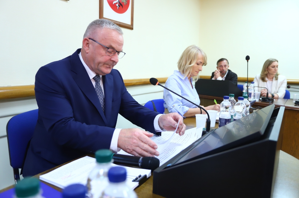 Przewodniczący rady powiatu Lech Dąbrowski