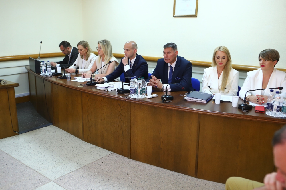 Rada powiatu ze starostą i wicestarostą płockim