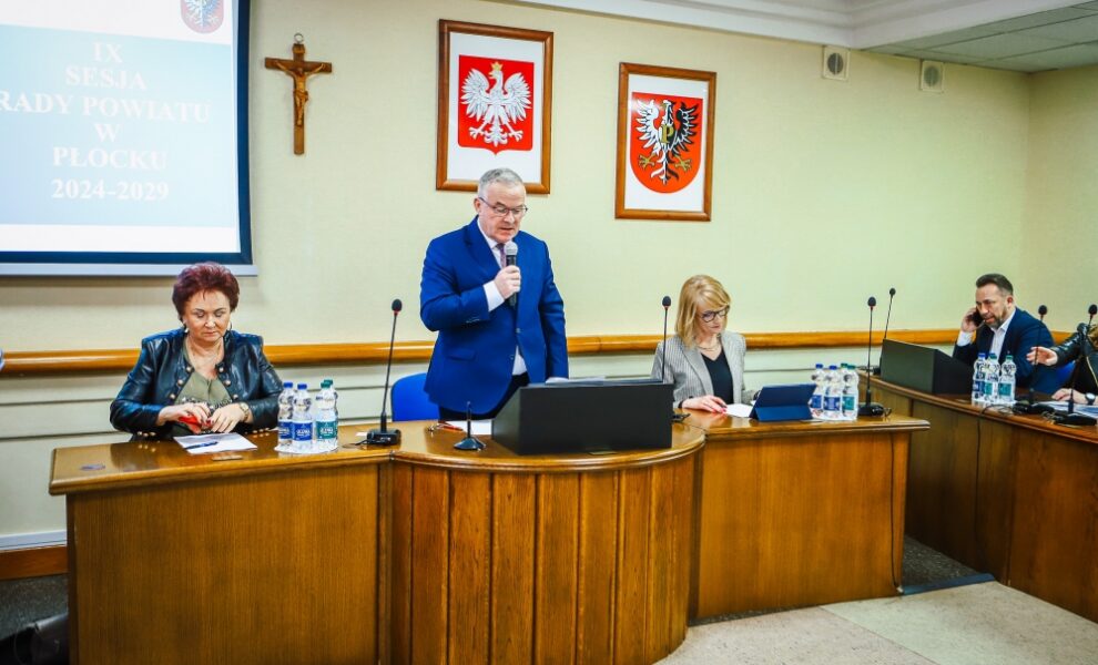 Przewodniczący Rady Powiatu podczas przemówienia