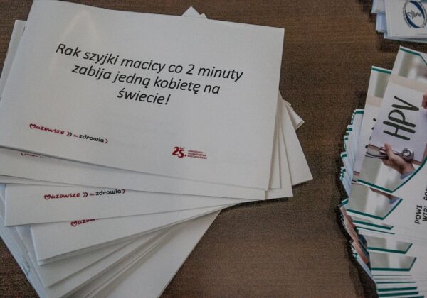 Kartki z krótkimi ciekawostkami odnośnie nowotworu