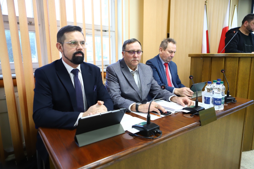 Bogdan Banaszczak wraz z dwójką radnych