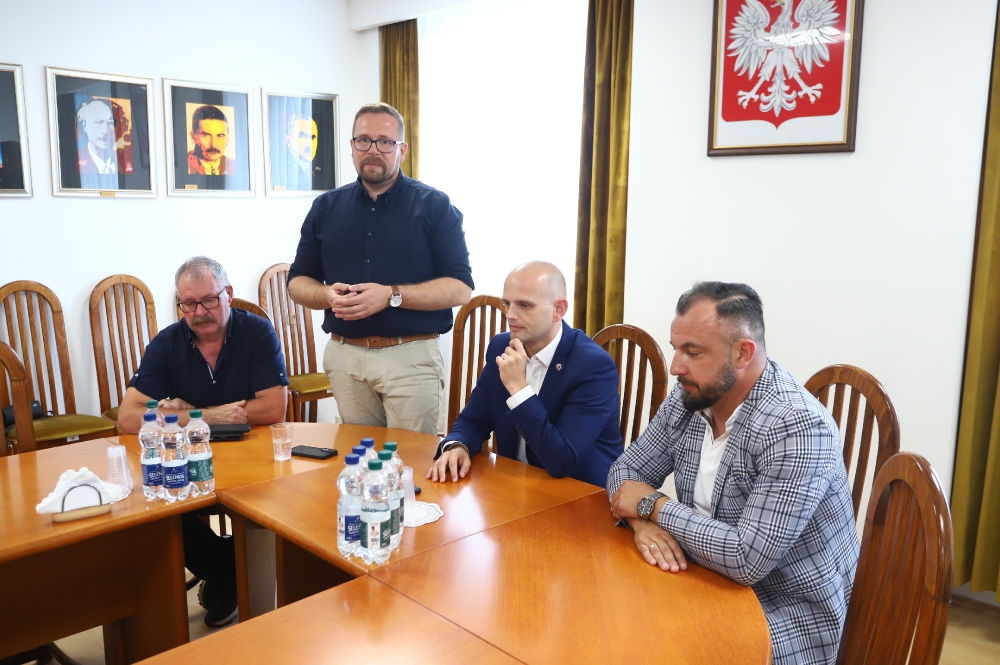 Jeden z uczestników podczas wypowiedzi odnośnie projektu