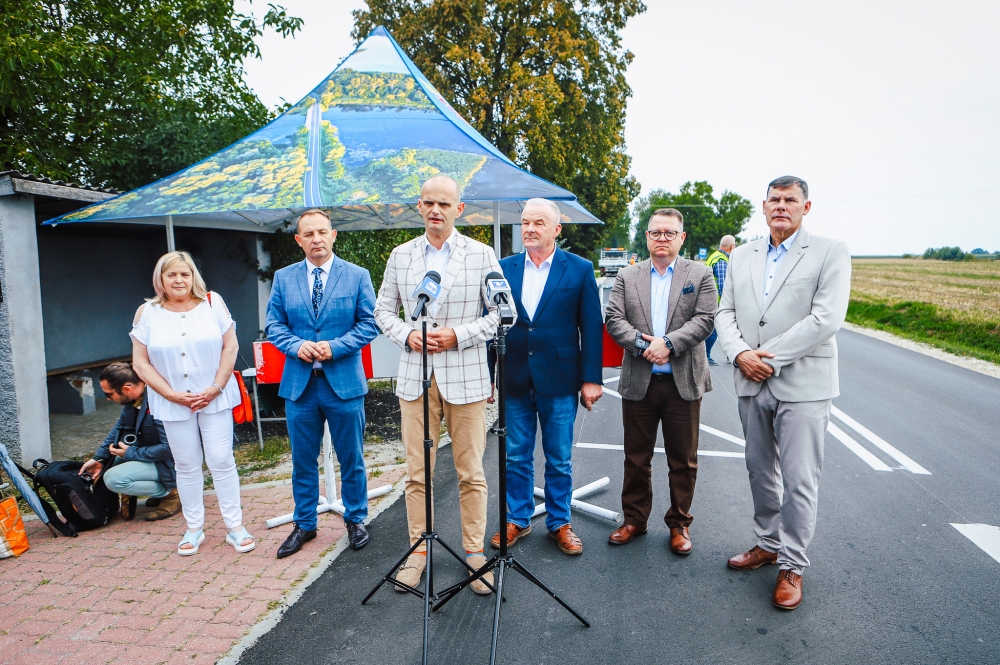 Sylwester ziemkiewicz podczas wypowiedzi na otwarciu drogi