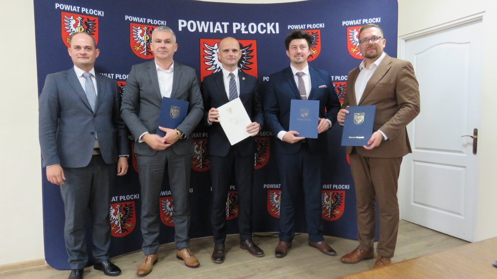 Zdjęcie grupowe sygnatariuszy listu intencyjnego