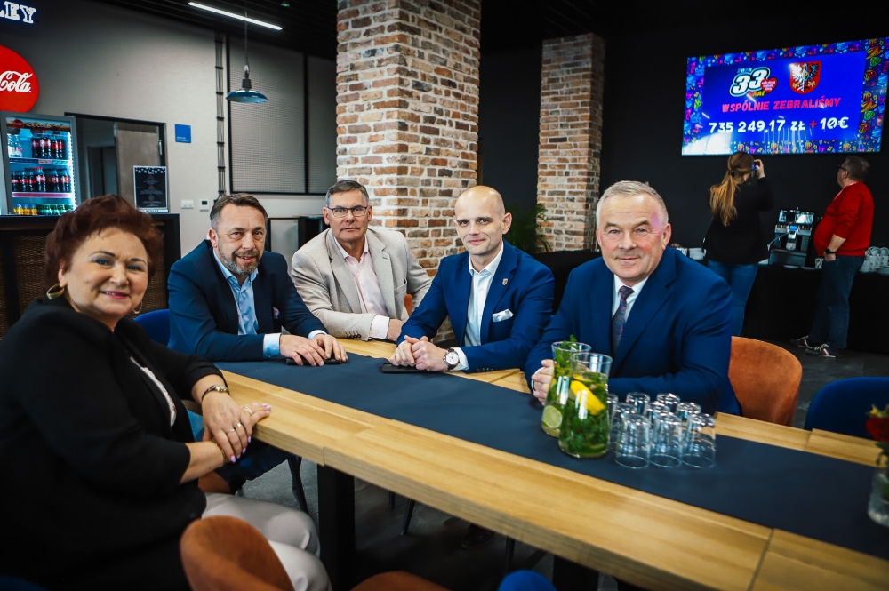 Rada powiatu zdjęcie pamiątkowe