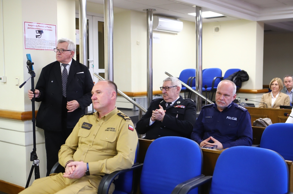 Przedstawiciele służb mundurowych podczas spotkania