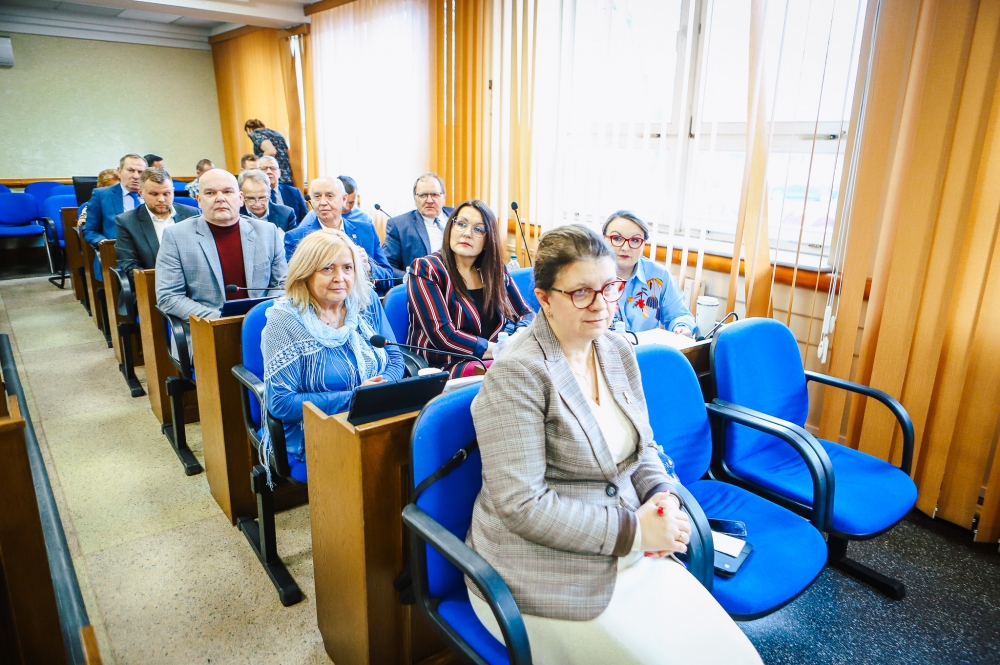 Poseł RP Wioletta Kulpa jako gość na sesji rady powiatu