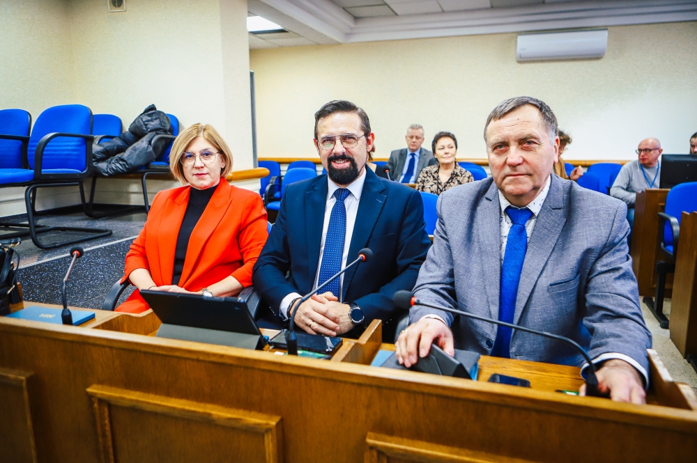 Uczestnicy 8 sesji rady powiatu