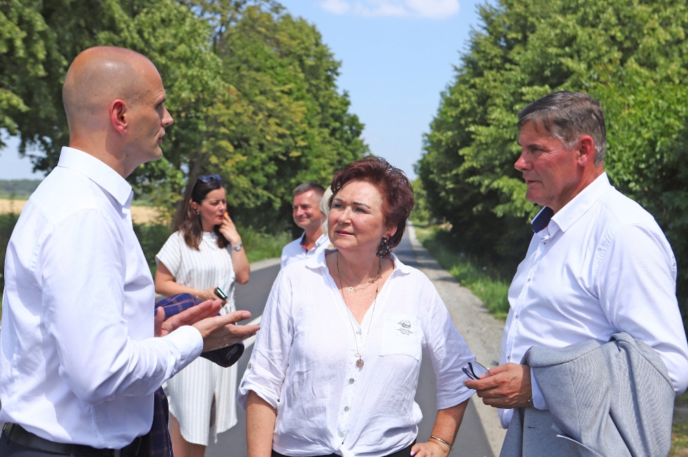 Starosta i wicestarosta z radną powiatu płockiego