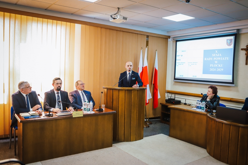Starosta zabiera głos w dyskusji