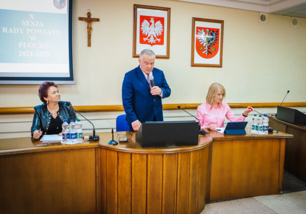 Rozpoczęcie sesji Rady Powiatu