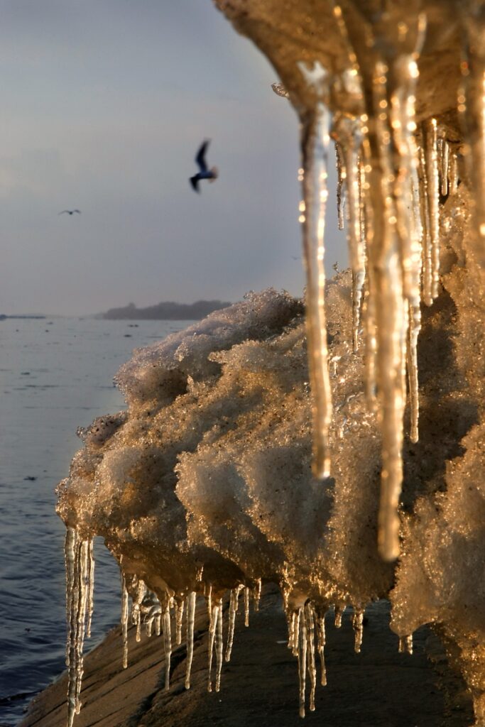 Sople lodu nad wisłą