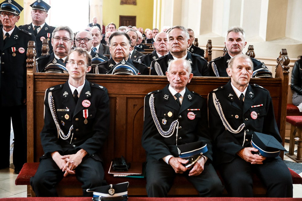 Uroczysta msza podczas dnia strażaka w bielsku