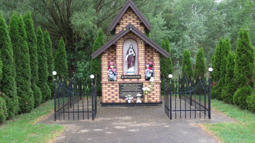 Kapliczka w miejscu upamiętniającym tragedię