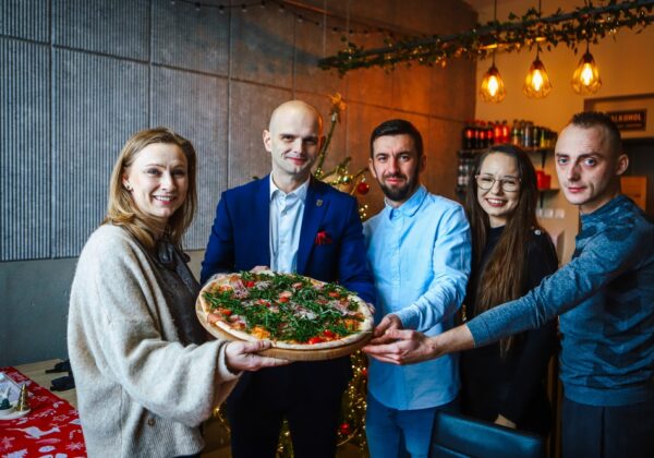 Zdjęcie pamiątkowe w Pizzerii Piccolo Paese