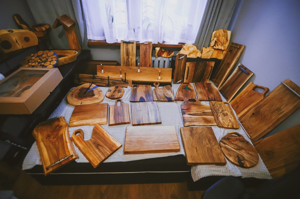 Różnego rodzaju deski do krojenia z drewna