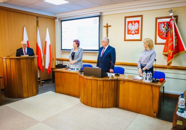 Rozpoczęcie sesji rady powiatu