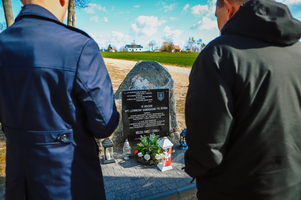 Tablica w Hołdzie KPT. Ludwika Kańskiego