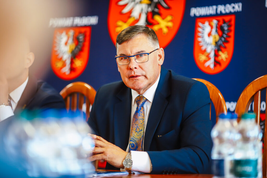 Wicestarosta w trakcie konferencji prasowej