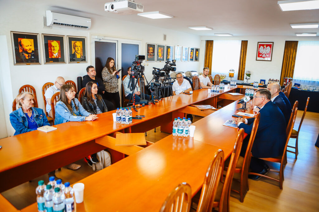 Dziennikarze zebrani na konferencji