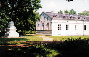 Dworek w Kucharach