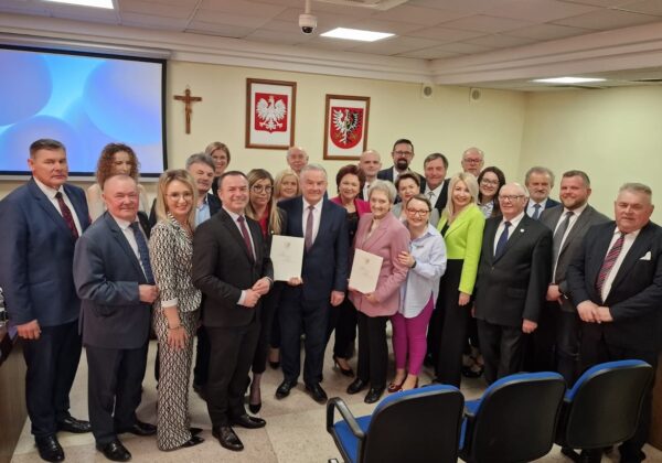 Zdjęcie grupowe uczestników sesji