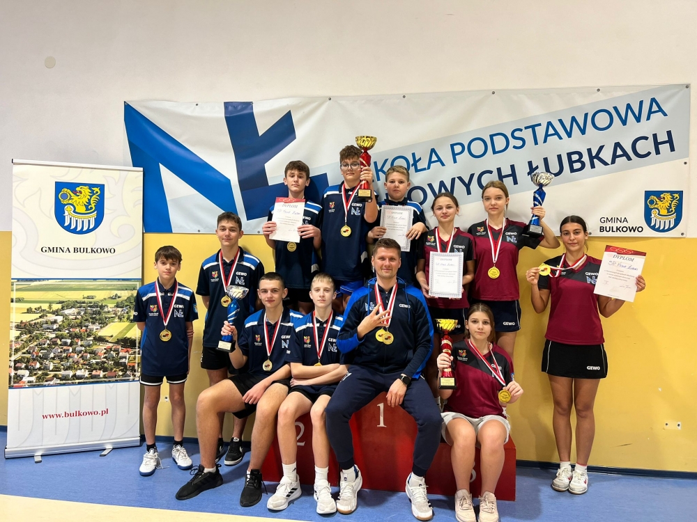 Zwycięzcy turnieju tenisa stołowego