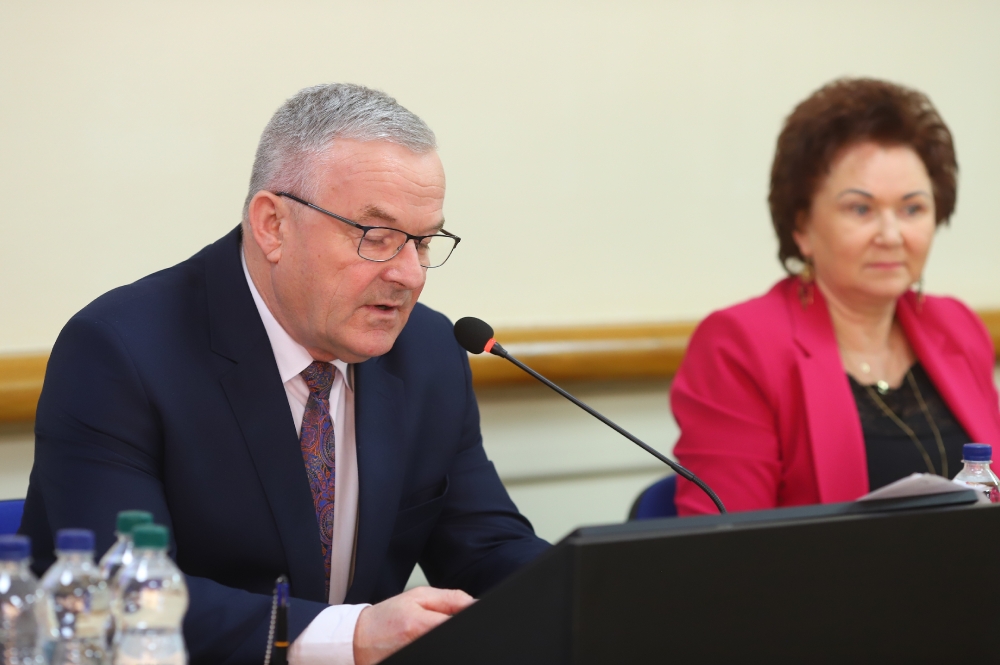 Lech Dąbrowski podczas przemówienia