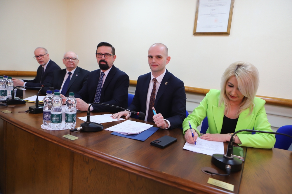 Zarząd powiatu ze starostą na czele