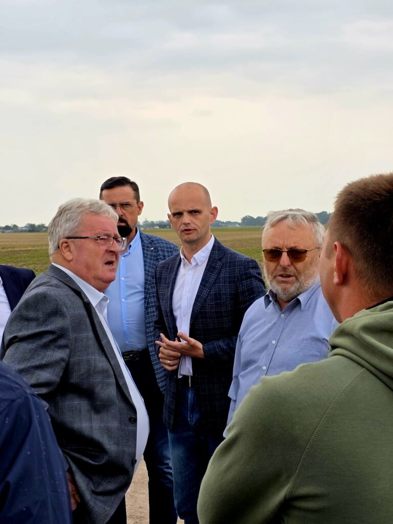 Minister zapewnił, że będzie mocno zabiegał o jak największą pomoc dla rolników
