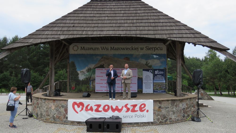 Wicestarosta Sierpecki wraz z Bogdanem Banaszczakiem Radnym Powiatu Płockiego