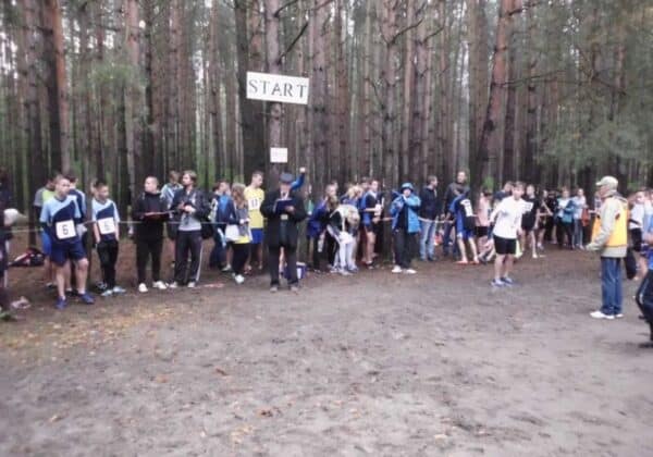 Powiatowe sztafetowe biegi przełajowe