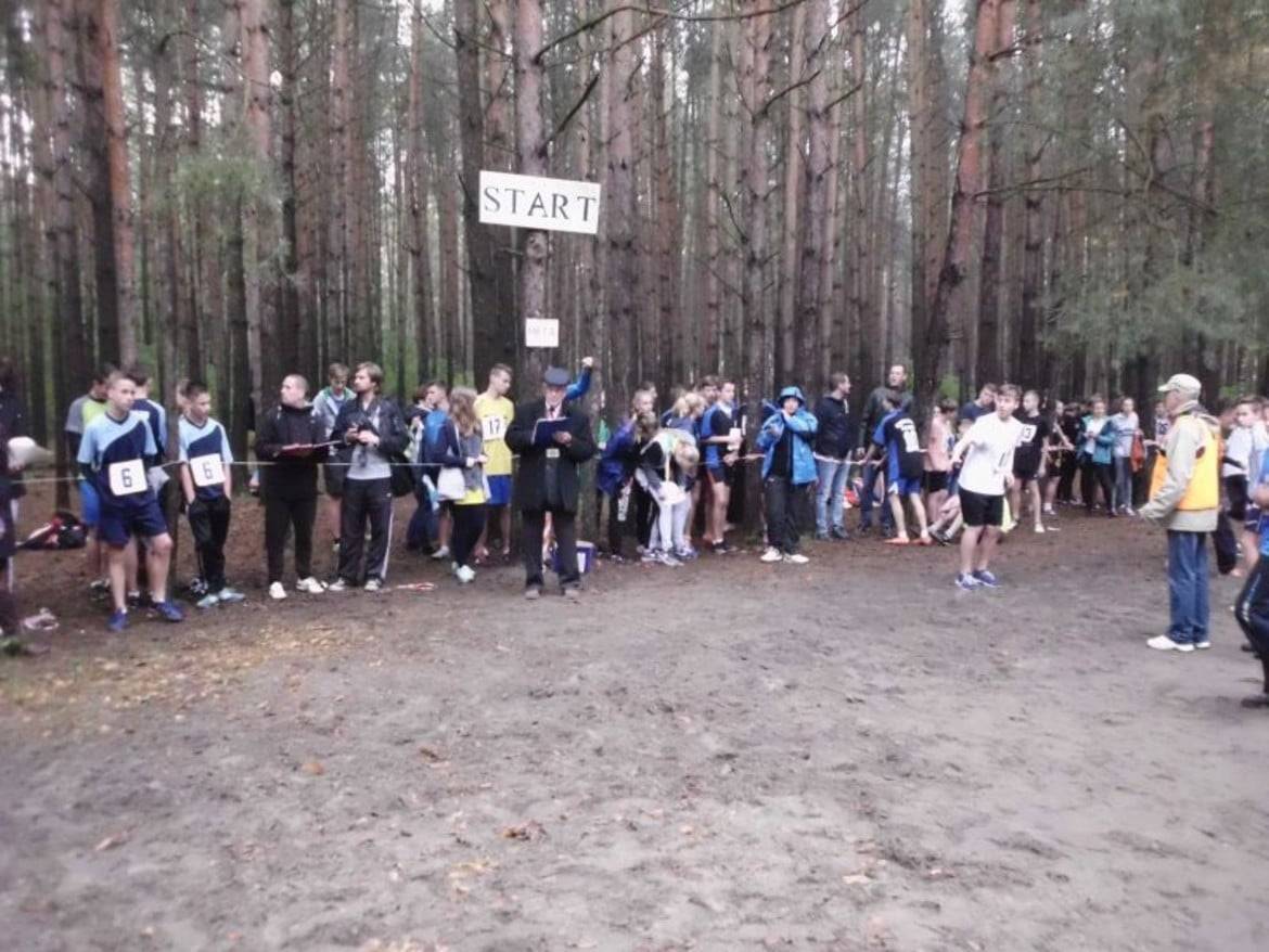 Powiatowe sztafetowe biegi przełajowe