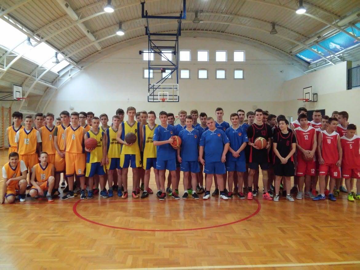 Zdjęcie grupowe uczestników finałów