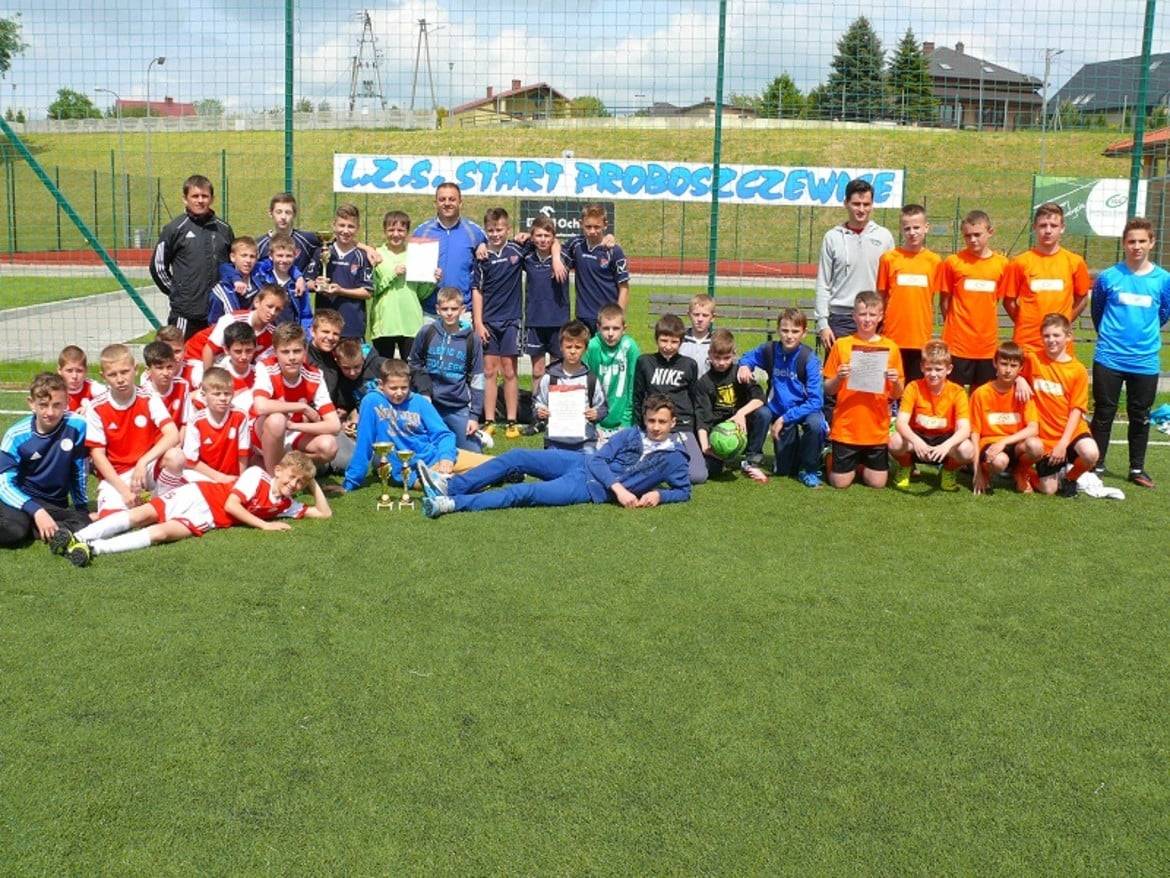 Zdjęcie pamiątkowe drużyn