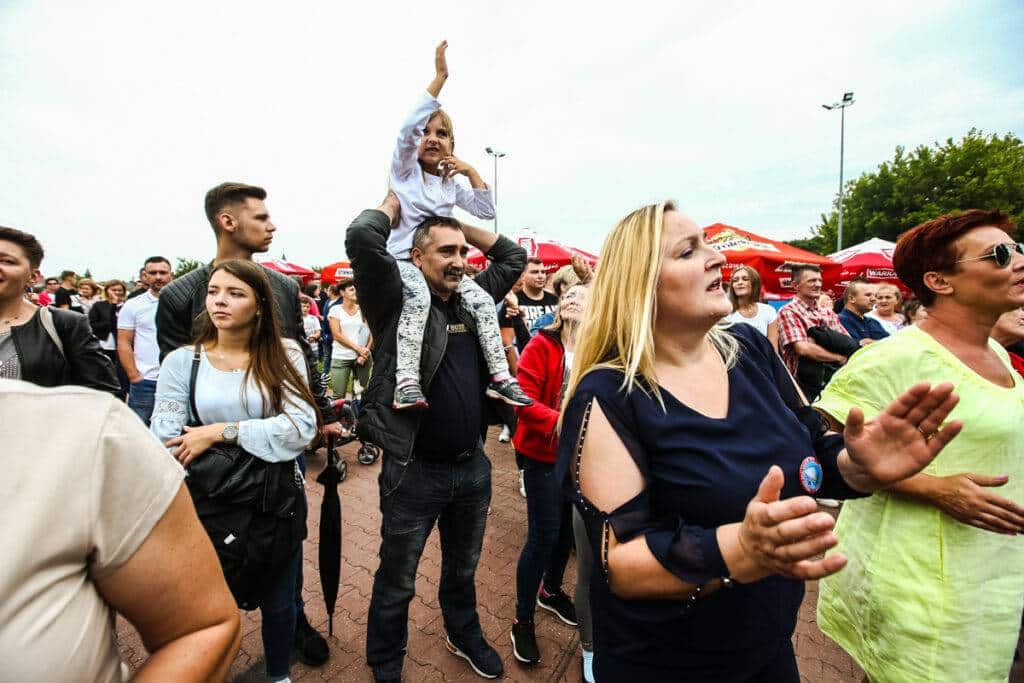 Rodziny przybyłe na regaty