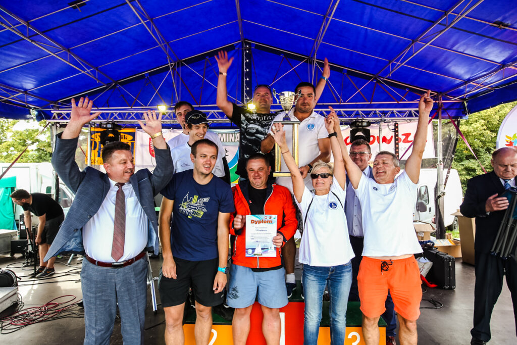 Zdjęcie pamiątkowe uczestników