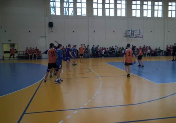 Finały na hali sportowej w Łącku