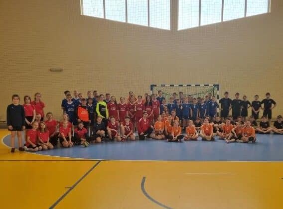 Zdjęcie pamiątkowe uczestników turnieju