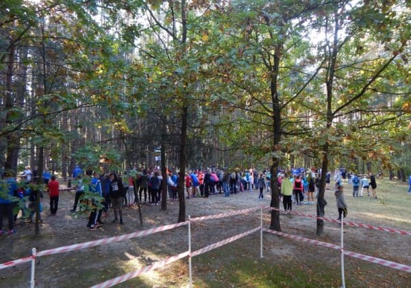 Biegi przełajowe na terenie SP w Podgórzu