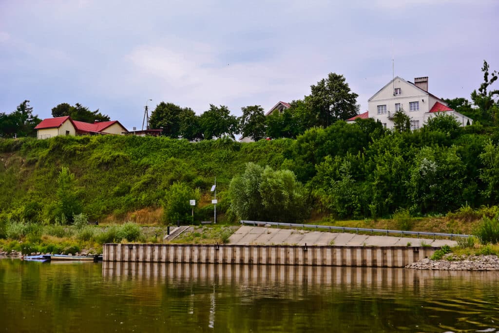 Widok na skarpę w wyszogrodzie