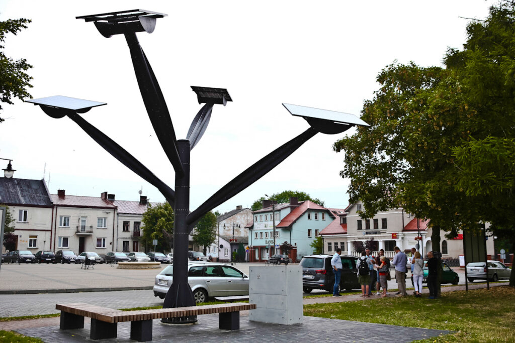 Panele słoneczne w centrum wyszogrodu