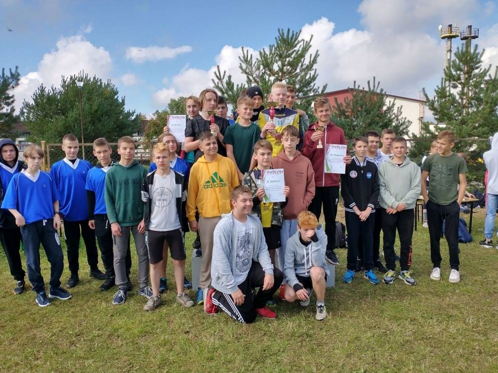 Uczestnicy biegów przełajowych