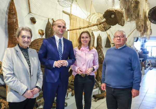 Zdjęcie pamiątkowe w muzeum