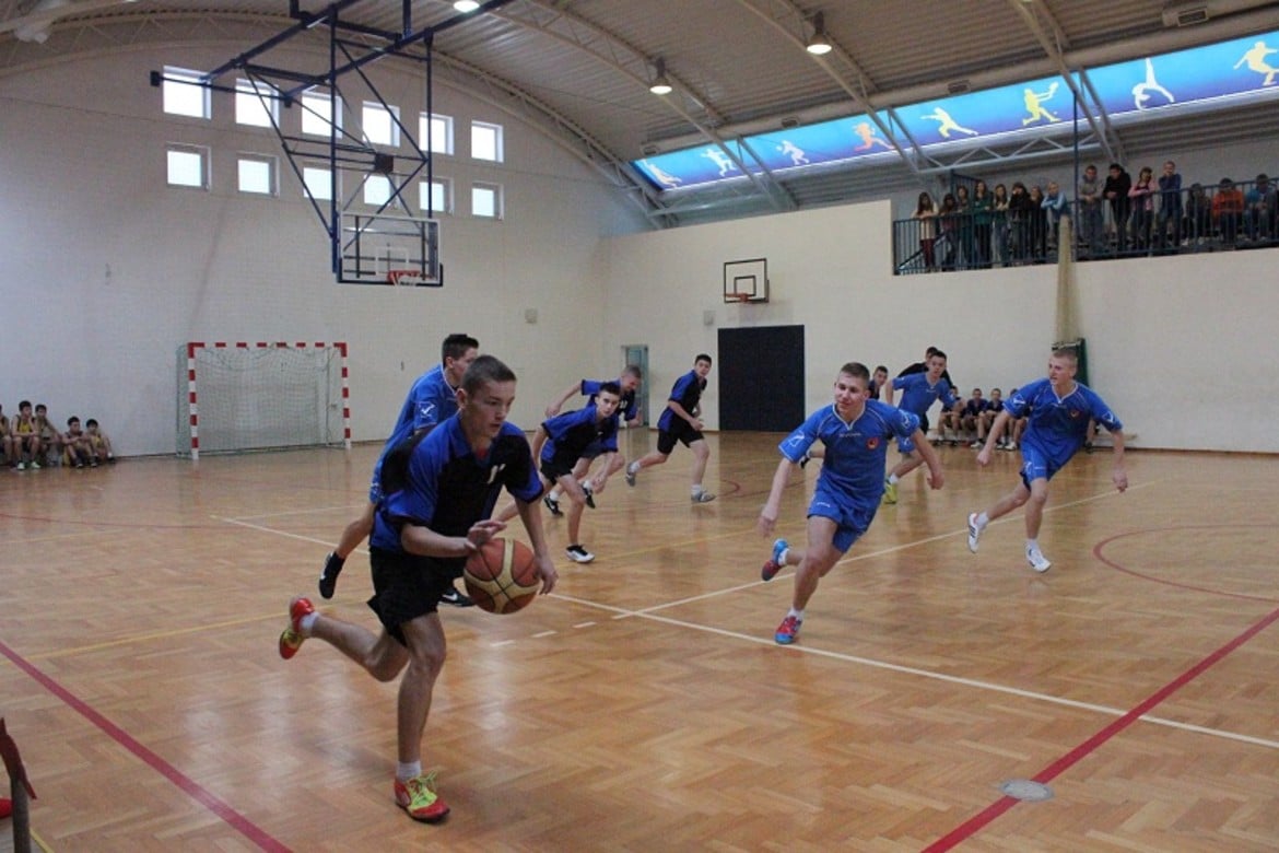 Mecz koszykówki chłopców