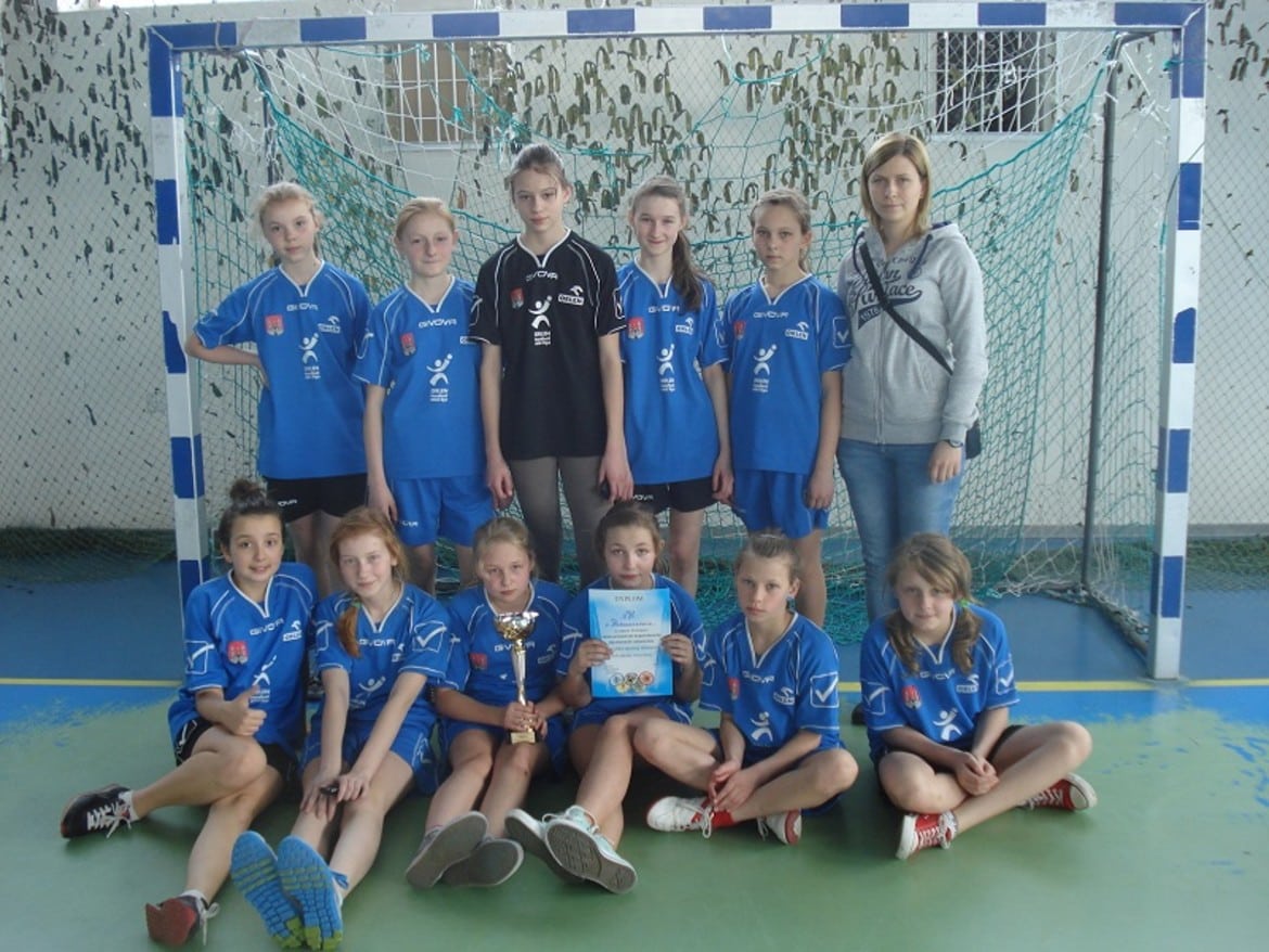 Zdjęcie jednej z drużyny dziewcząt